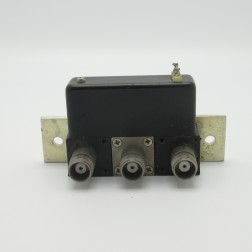 360-11892-13 Amphenol Coax Relay SPDT (3) TNC Female Connectors 26V DC, DC-6 GHz Dynaform Series (Pull)